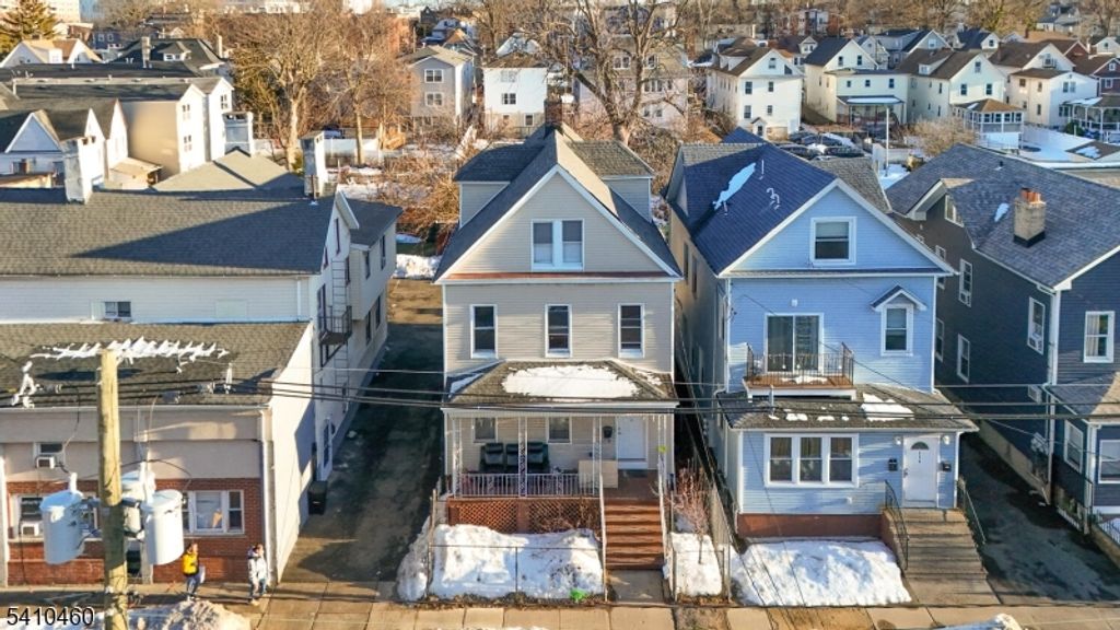 108 Orchard St, Elizabeth City, NJ 07208