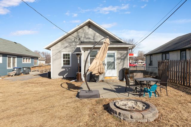 3511 AVE A, Council Bluffs, IA 51501