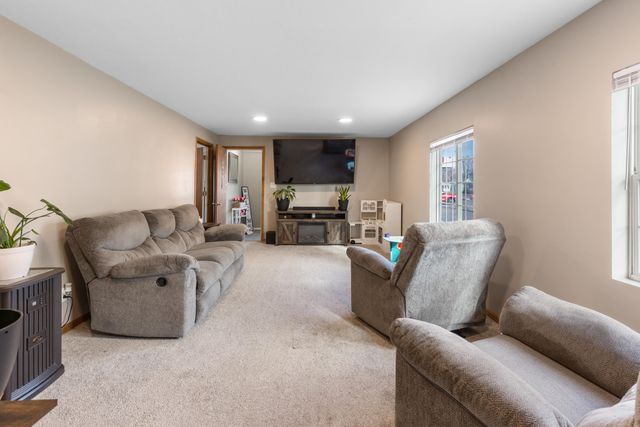 3511 AVE A, Council Bluffs, IA 51501
