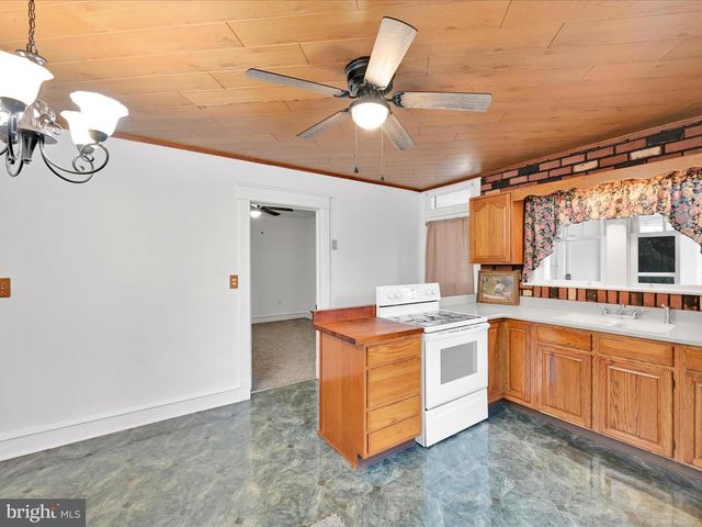 83 MEMORIAL DRIVE, Schuylkill Haven, PA 17972