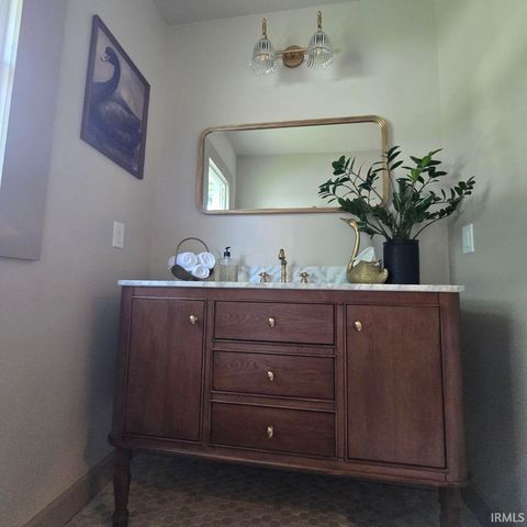 730 Jackson Street, Mishawaka, IN 46544