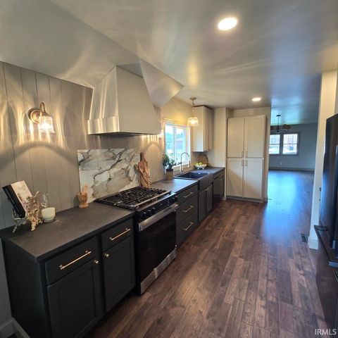 730 Jackson Street, Mishawaka, IN 46544