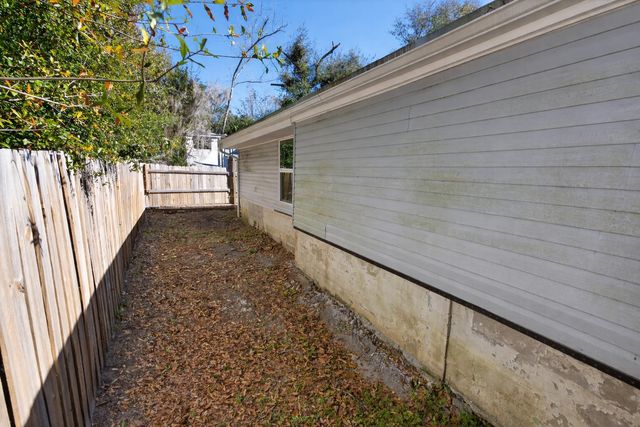 5260 Milton Trail, Milton, FL 32583