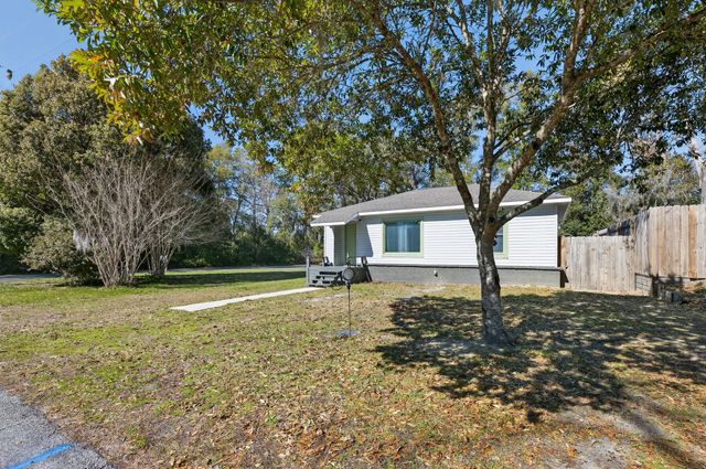 5260 Milton Trail, Milton, FL 32583
