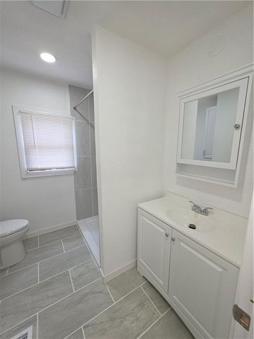 1704 S State Route 291 Highway, Independence, MO 64057