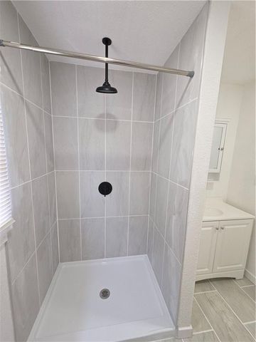1704 S State Route 291 Highway, Independence, MO 64057