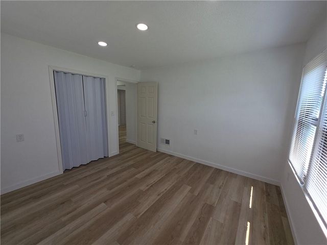 1704 S State Route 291 Highway, Independence, MO 64057
