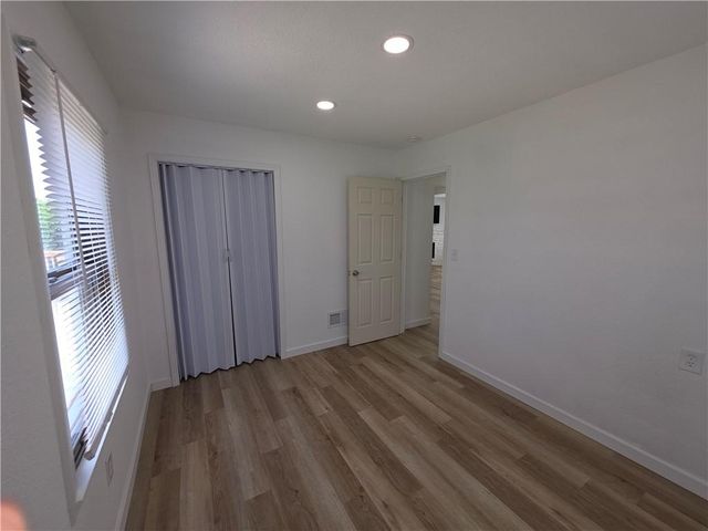 1704 S State Route 291 Highway, Independence, MO 64057