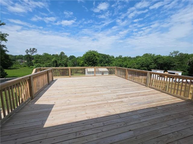 1704 S State Route 291 Highway, Independence, MO 64057