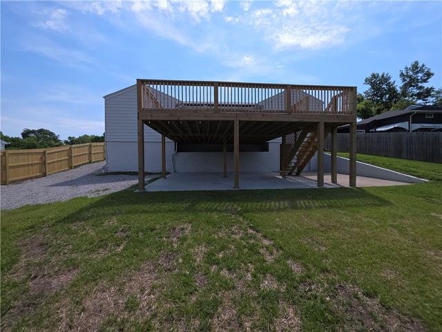 1704 S State Route 291 Highway, Independence, MO 64057