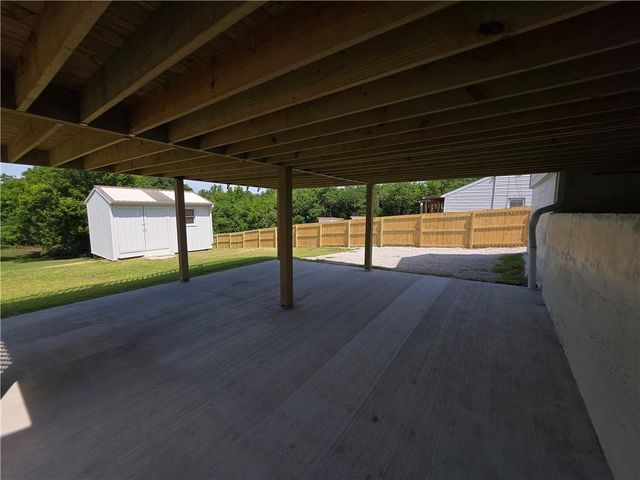 1704 S State Route 291 Highway, Independence, MO 64057
