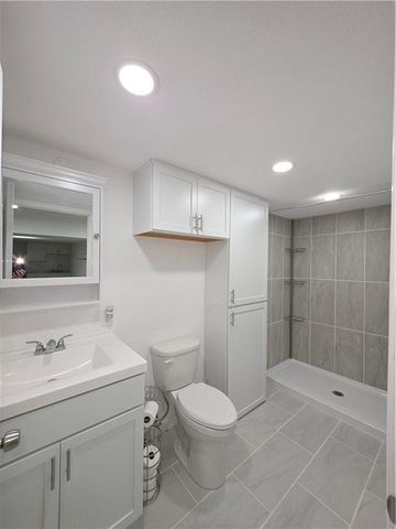 1704 S State Route 291 Highway, Independence, MO 64057
