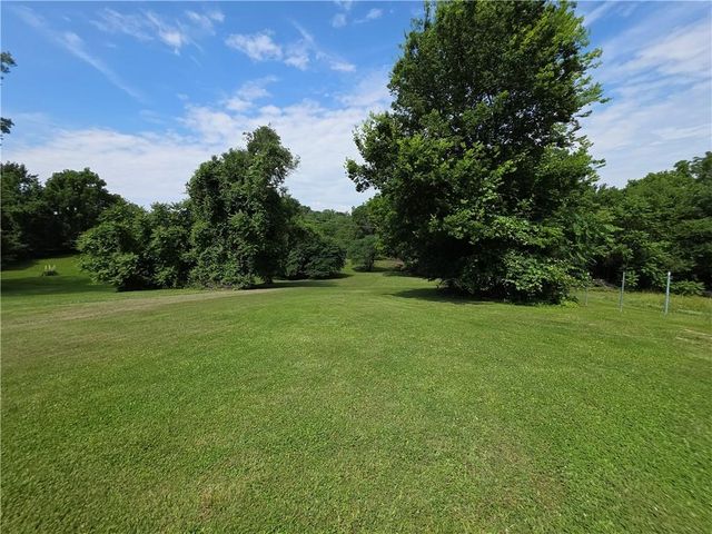1704 S State Route 291 Highway, Independence, MO 64057