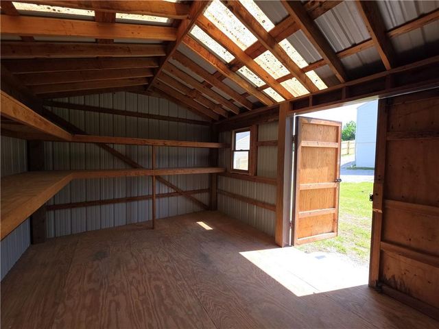 1704 S State Route 291 Highway, Independence, MO 64057