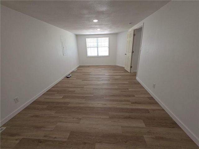 1704 S State Route 291 Highway, Independence, MO 64057