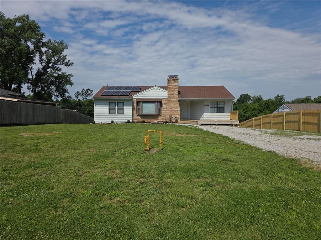 1704 S State Route 291 Highway, Independence, MO 64057