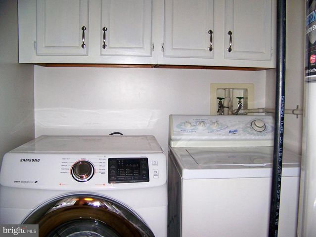 3044 VILLAGE CIR W, York, PA 17404