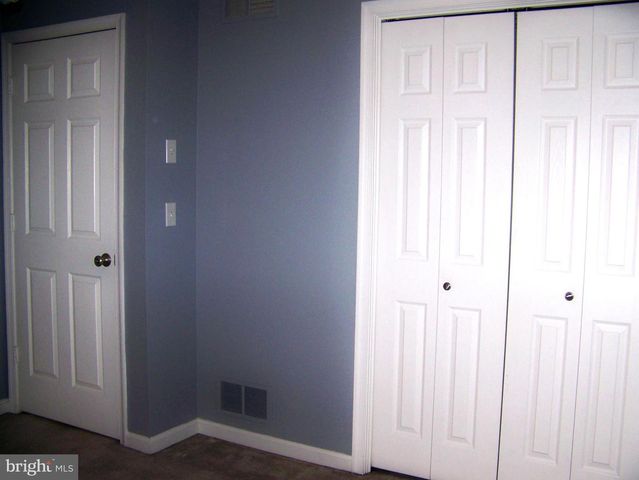 3044 VILLAGE CIR W, York, PA 17404