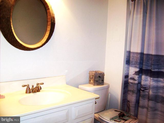 3044 VILLAGE CIR W, York, PA 17404