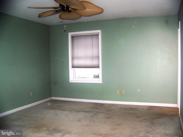 3044 VILLAGE CIR W, York, PA 17404