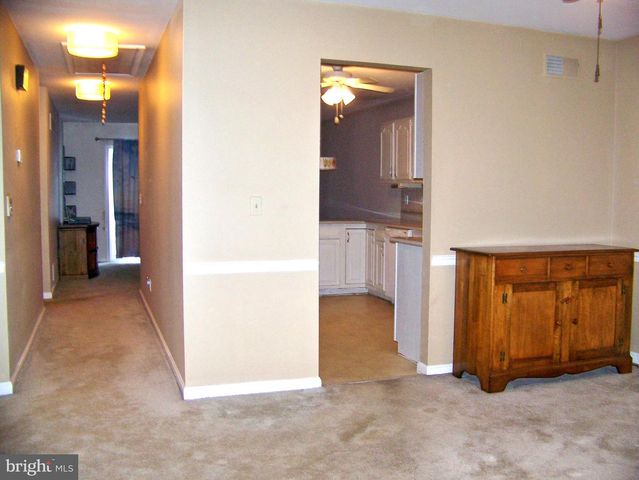 3044 VILLAGE CIR W, York, PA 17404