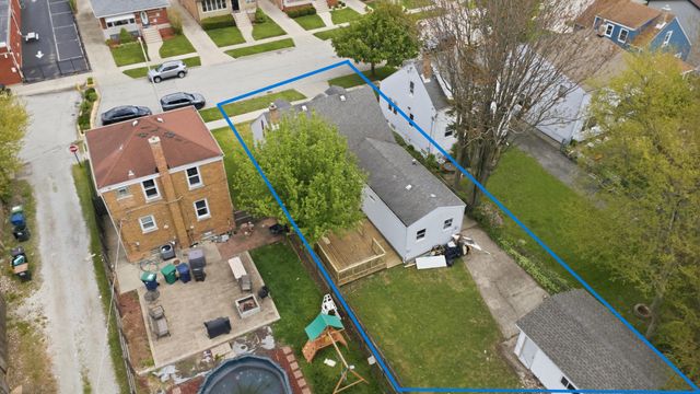 8720 S Richmond Avenue, Evergreen Park, IL 60805