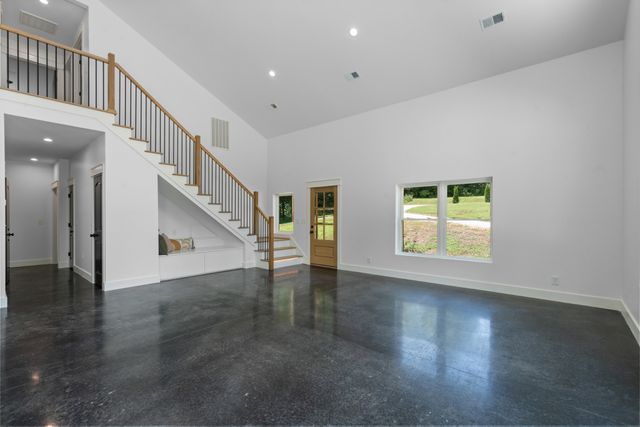7922 E Plunders Creek Rd, Dickson, TN 37055