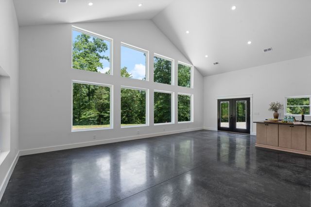 7922 E Plunders Creek Rd, Dickson, TN 37055