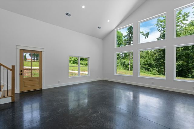 7922 E Plunders Creek Rd, Dickson, TN 37055