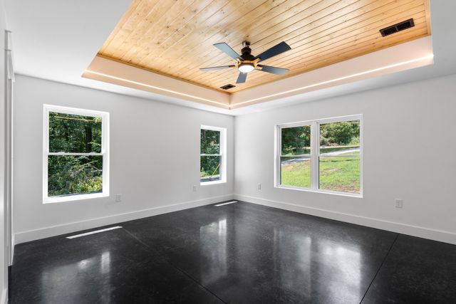 7922 E Plunders Creek Rd, Dickson, TN 37055