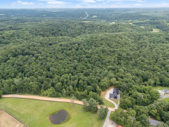 7922 E Plunders Creek Rd, Dickson, TN 37055