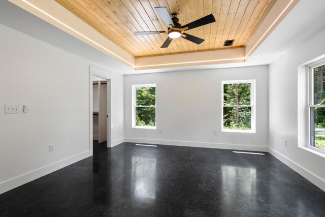 7922 E Plunders Creek Rd, Dickson, TN 37055