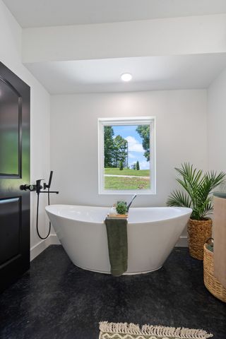 7922 E Plunders Creek Rd, Dickson, TN 37055