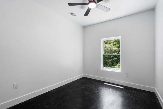7922 E Plunders Creek Rd, Dickson, TN 37055