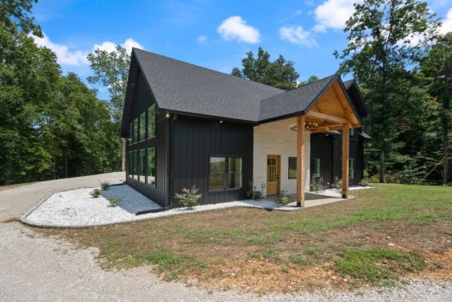 7922 E Plunders Creek Rd, Dickson, TN 37055