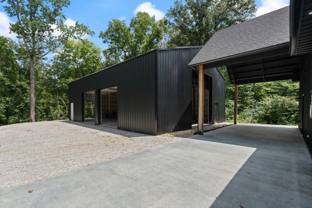 7922 E Plunders Creek Rd, Dickson, TN 37055
