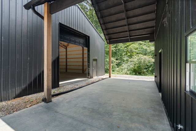 7922 E Plunders Creek Rd, Dickson, TN 37055