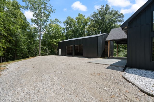 7922 E Plunders Creek Rd, Dickson, TN 37055