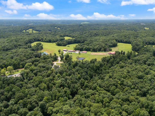 7922 E Plunders Creek Rd, Dickson, TN 37055
