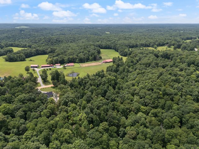 7922 E Plunders Creek Rd, Dickson, TN 37055