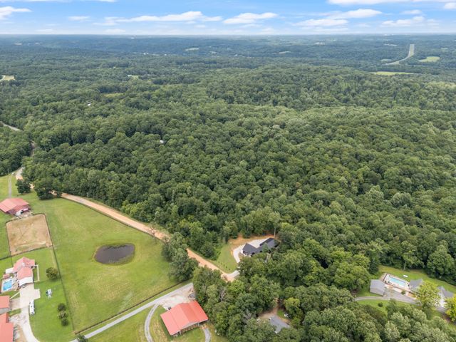 7922 E Plunders Creek Rd, Dickson, TN 37055