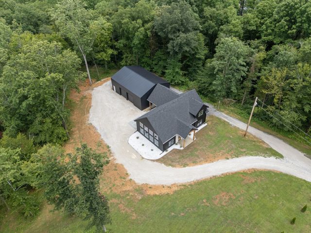 7922 E Plunders Creek Rd, Dickson, TN 37055