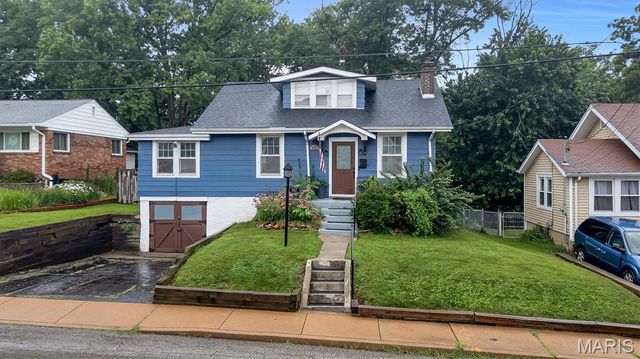 907 N Woodlawn Avenue, Kirkwood, MO 63122