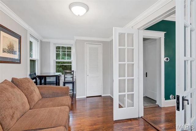 907 N Woodlawn Avenue, Kirkwood, MO 63122