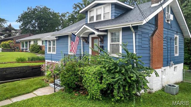 907 N Woodlawn Avenue, Kirkwood, MO 63122