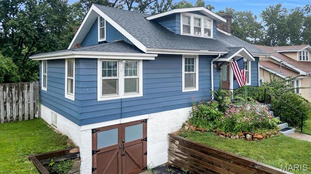 907 N Woodlawn Avenue, Kirkwood, MO 63122
