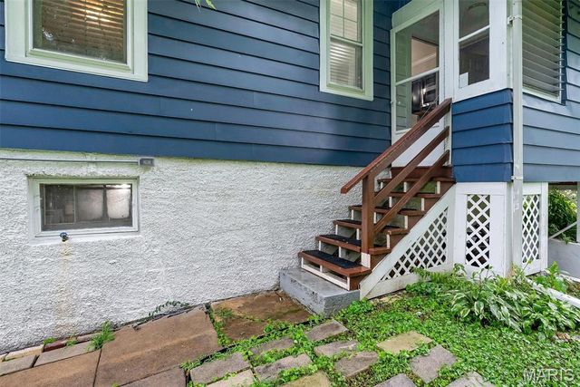 907 N Woodlawn Avenue, Kirkwood, MO 63122