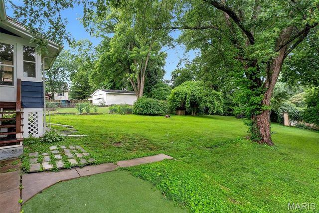 907 N Woodlawn Avenue, Kirkwood, MO 63122