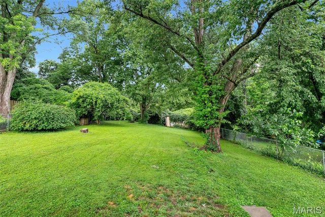 907 N Woodlawn Avenue, Kirkwood, MO 63122