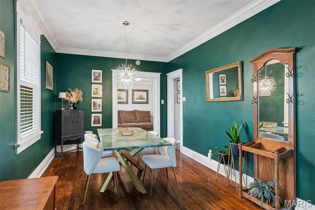 907 N Woodlawn Avenue, Kirkwood, MO 63122